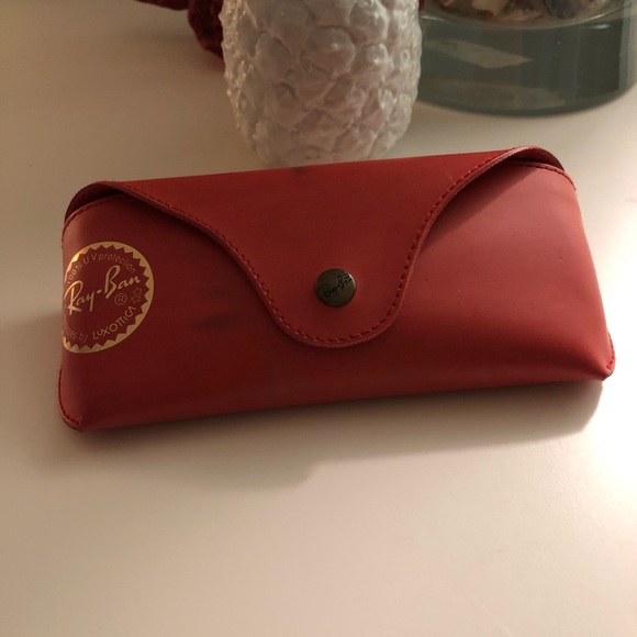 Classic Ray-Ban Wayfarer sunglasses - Picture 3 of 5